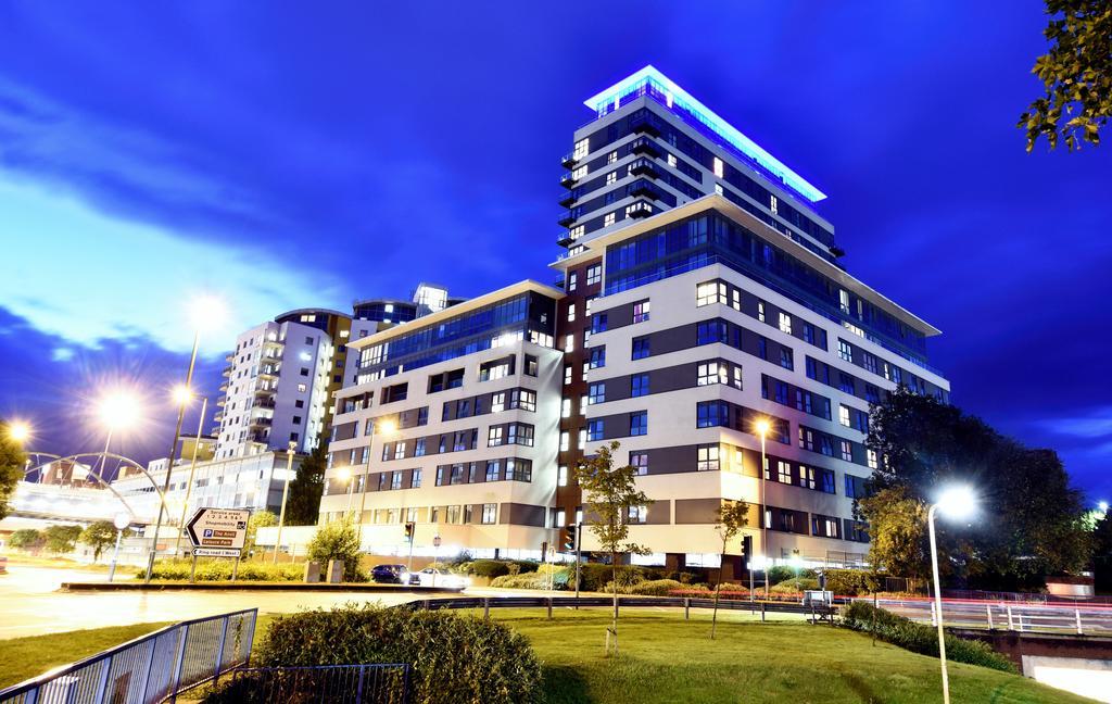 Linx Apartments Skyline Plaza Μπεϊσινγκστόουκ Εξωτερικό φωτογραφία